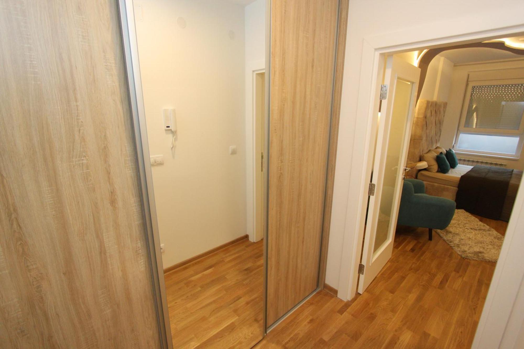 Riviera New Belgrade Apartment, Parking 5 Eur Per Day Dış mekan fotoğraf