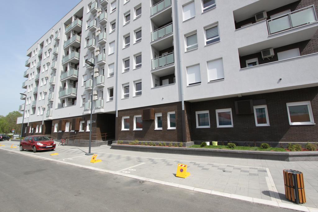 Riviera New Belgrade Apartment, Parking 5 Eur Per Day Dış mekan fotoğraf